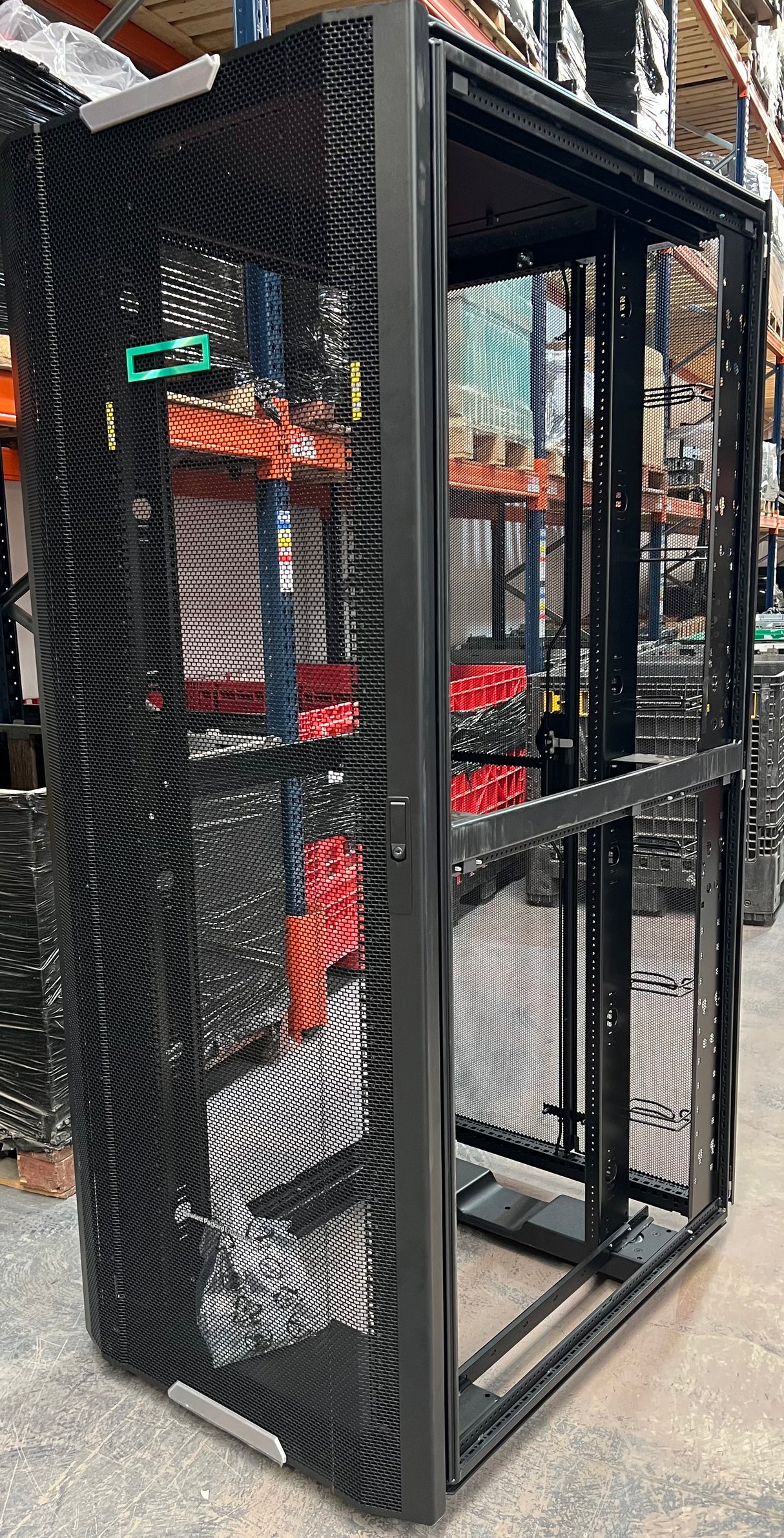 Brand New HP 42u Server Rack Cabinet - Complete With Keys - Product NO: 866975-001