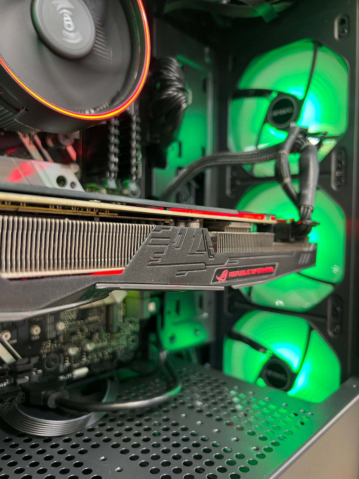 Antec Gaming PC - Ryzen 7 2700 - 32GB Corsair - 1TB SSD + 512GB NVMe - 8GB GPU - Windows 11 Pro