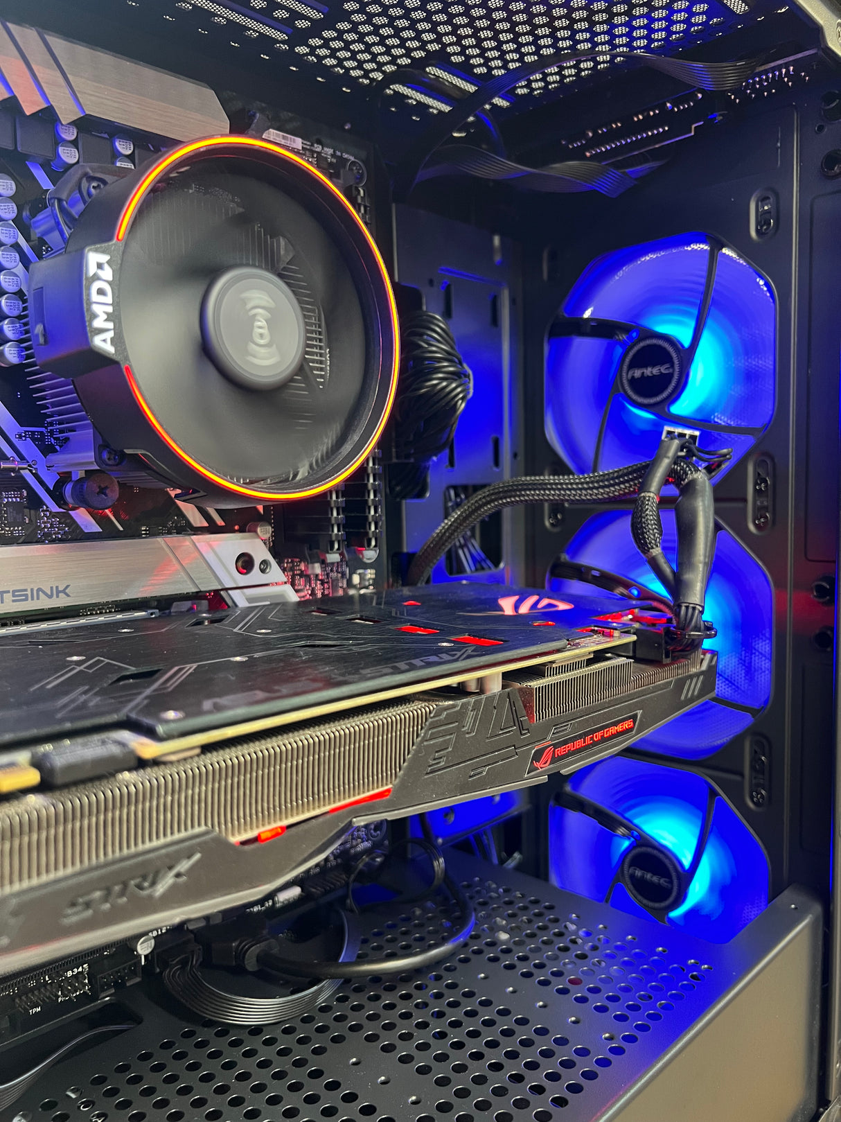 Antec Gaming PC - Ryzen 7 2700 - 32GB Corsair - 1TB SSD + 512GB NVMe - 8GB GPU - Windows 11 Pro